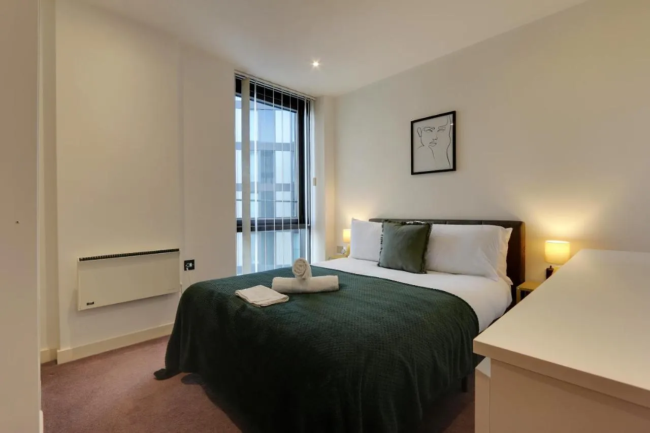 Heart Of The City - Fantastic, Spacious 2 Bed Apartment, Netflix, Stunning Views, Sheffield City Centre